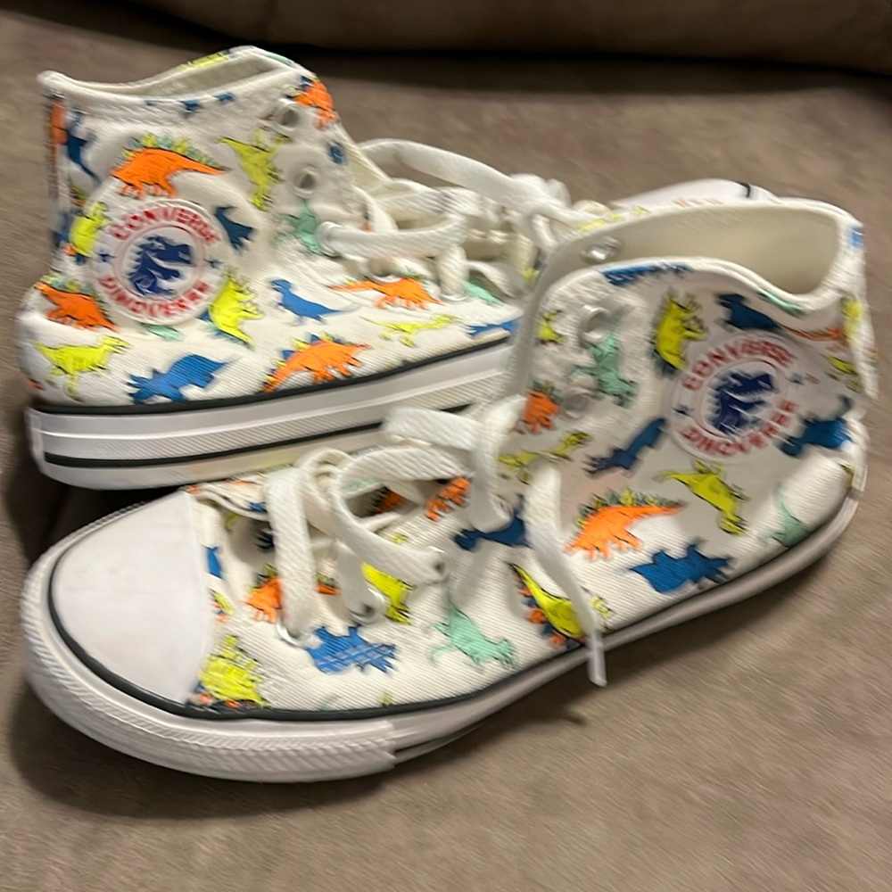 Converse Dinoverse tennis shoes kids size 3
